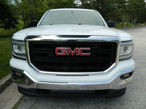 Used 2019 GMC Sierra 1500 Limited w/ Sierra Convenience Package AWD/4WD image 2