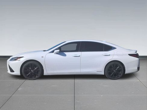 Used 2022 Lexus ES 300h F Sport w/ Accessory Package image 3