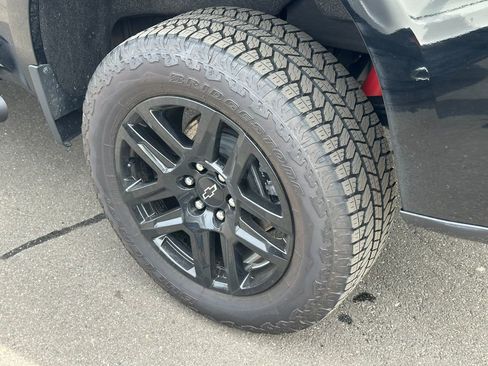 Used 2025 Chevrolet Silverado 1500 LT Trail Boss w/ Convenience Package II AWD/4WD image 8