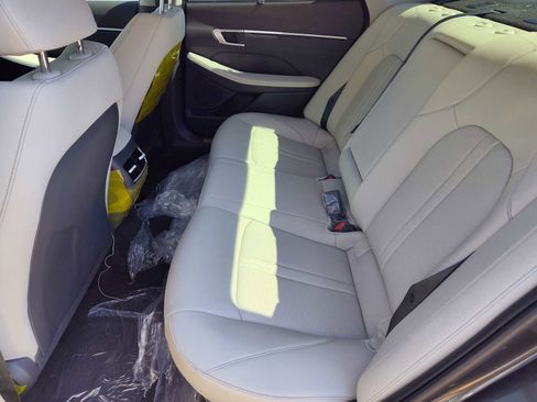 New 2025 Hyundai Sonata Limited image 17