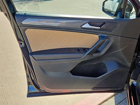 Certified 2023 Volkswagen Tiguan SE image 13