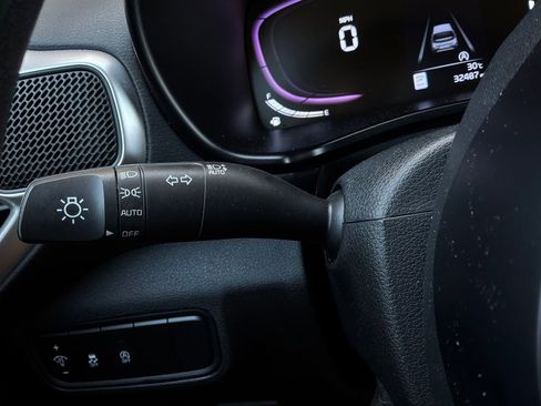 Used 2025 Kia Soul LX w/ LX Technology Package FWD image 33
