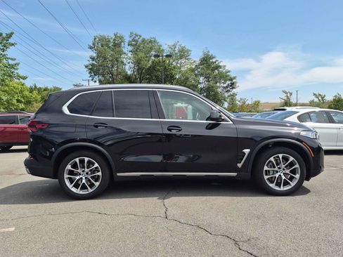 Used 2024 BMW X5 xDrive40i w/ Premium Package AWD/4WD image 9