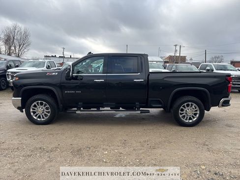 Used 2025 Chevrolet Silverado 2500 LTZ w/ LTZ Plus Package AWD/4WD image 2