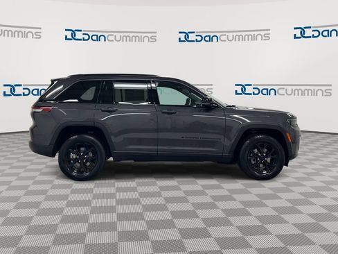 New 2026 Jeep Grand Cherokee Altitude AWD/4WD image 9