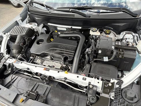 Used 2023 GMC Terrain SLE FWD image 28