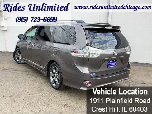 Used 2016 Toyota Sienna SE w/ SE Preferred Package FWD image 4