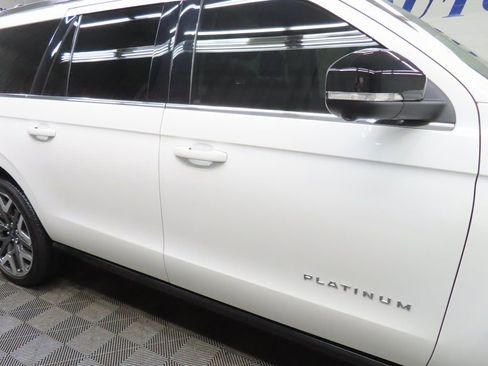 Used 2025 Ford Expedition Max Platinum w/ Platinum Ultimate Package image 39