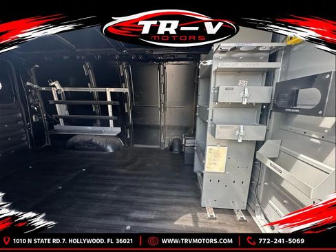 Used 2018 Chevrolet Express 2500 w/ Driver Convenience Package RWD image 11