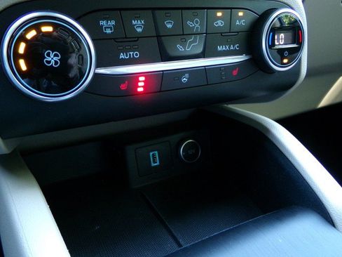 Used 2020 Ford Escape SEL AWD/4WD image 23