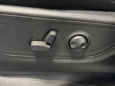 Used 2022 RAM 1500 Big Horn AWD/4WD image 8