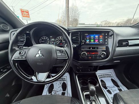 Used 2019 Mitsubishi Outlander LE image 32