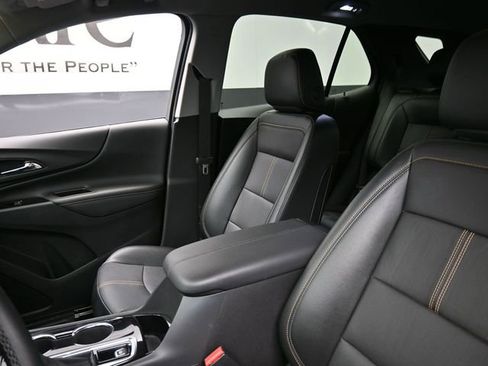 Used 2023 Chevrolet Equinox Premier image 16