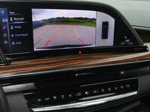 Used 2024 Cadillac Escalade Premium Luxury RWD image 31