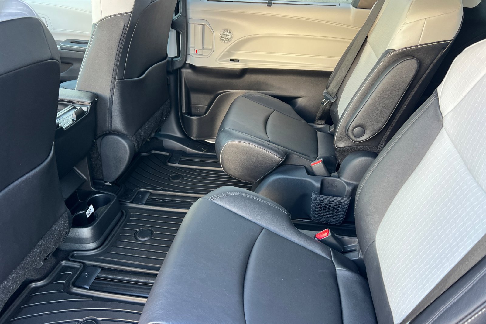 Certified 2026 Toyota Sienna XSE FWD image 12