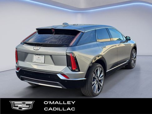 New 2026 Cadillac Optiq Luxury 2 w/ LPO, Floor Liner Package image 5