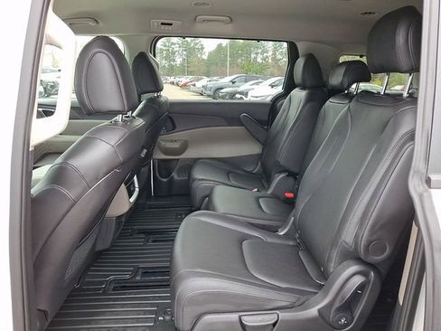 New 2026 Kia Carnival EX image 8