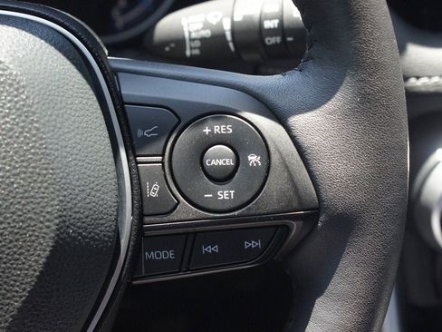Used 2025 Toyota RAV4 XLE w/ Convenience Package AWD/4WD image 11