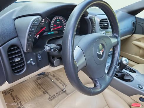 Used 2006 Chevrolet Corvette Convertible w/ Preferred Equipment Group RWD image 20