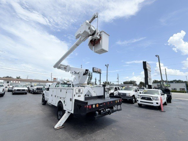 Used 2004 Ford F550 4x4 Regular Cab Super Duty image 5