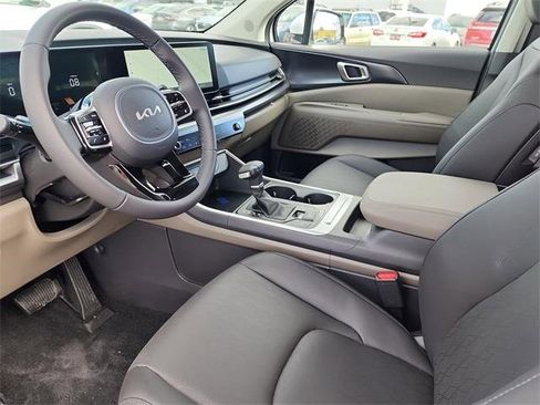 New 2026 Kia Carnival image 12