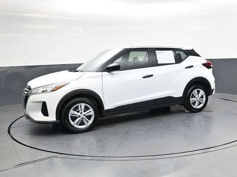 Used 2025 Nissan Kicks Play S image 8