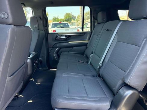 Used 2025 Chevrolet Suburban LS image 10