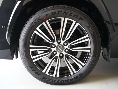 Used 2026 Lexus LX 700h Luxury AWD/4WD image 36