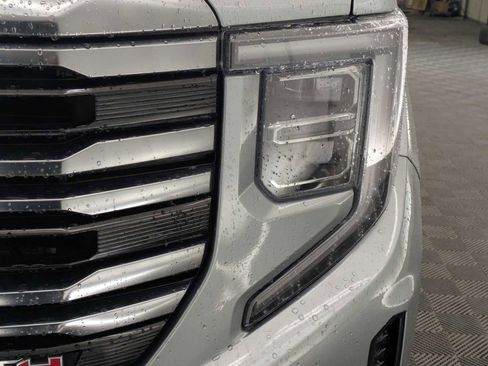 Used 2023 GMC Sierra 1500 AT4 w/ Technology Package image 9