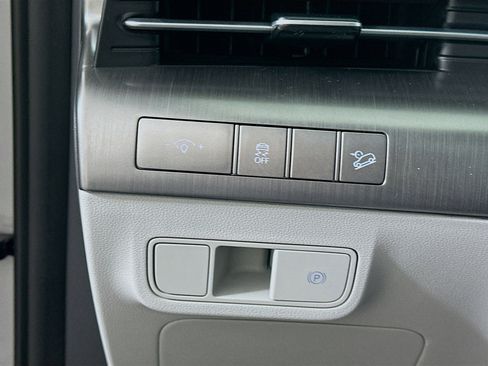 Used 2025 Hyundai Kona SEL image 17