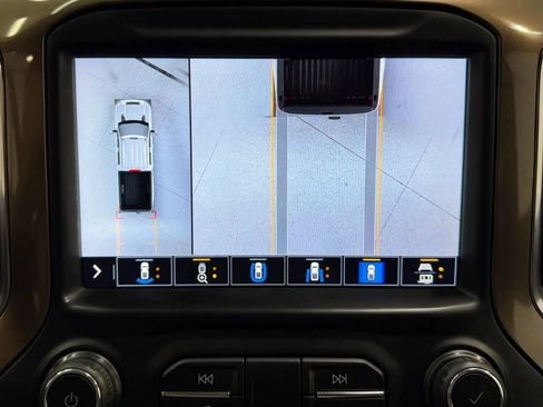 Used 2020 Chevrolet Silverado 3500 High Country image 24