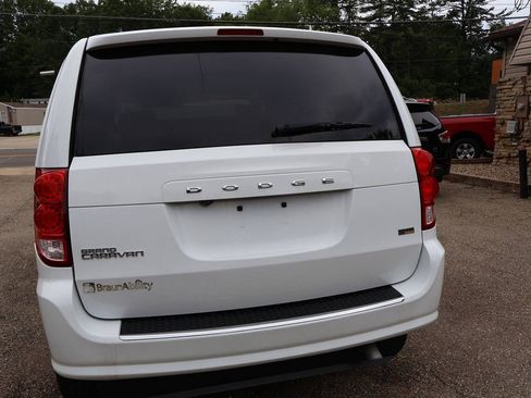 Used 2017 Dodge Grand Caravan SE w/ Power Window Group FWD image 16