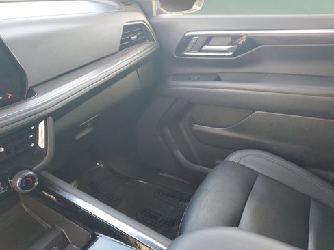 Used 2025 Chevrolet Tahoe LT image 24