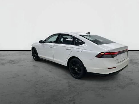 Used 2025 Honda Accord SE image 9