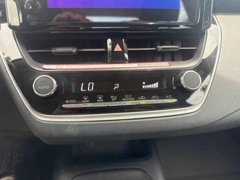 Used 2025 Toyota Corolla LE FWD image 28