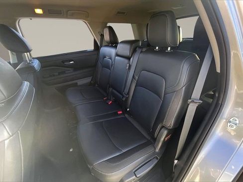 Certified 2025 Nissan Pathfinder SL image 24
