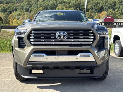 New 2025 Toyota Tacoma Limited AWD/4WD image 7