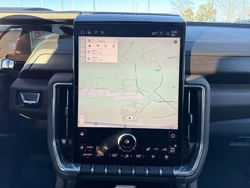 Used 2025 GMC Yukon Denali Ultimate image 28