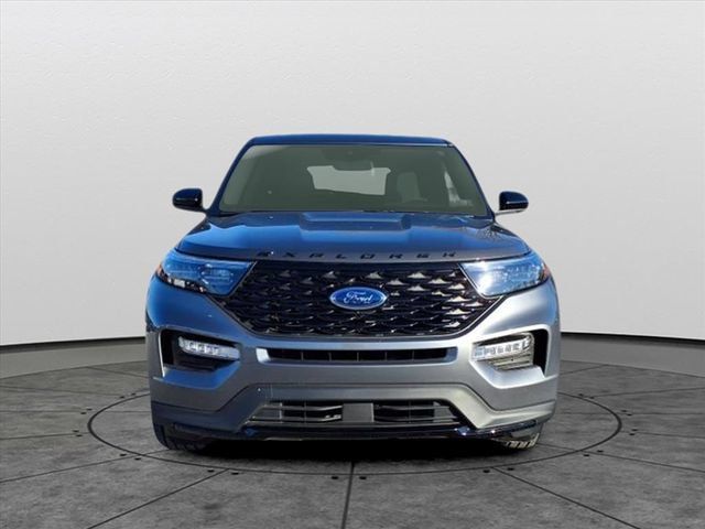 Used 2024 Ford Explorer ST-Line w/ Class IV Trailer Tow Package RWD image 2