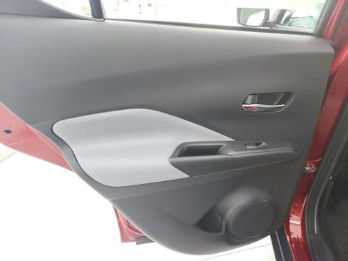 Used 2023 Nissan Kicks SR w/ SR Premium Package FWD image 30