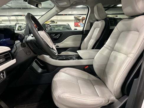 Used 2026 Lincoln Aviator AWD image 10