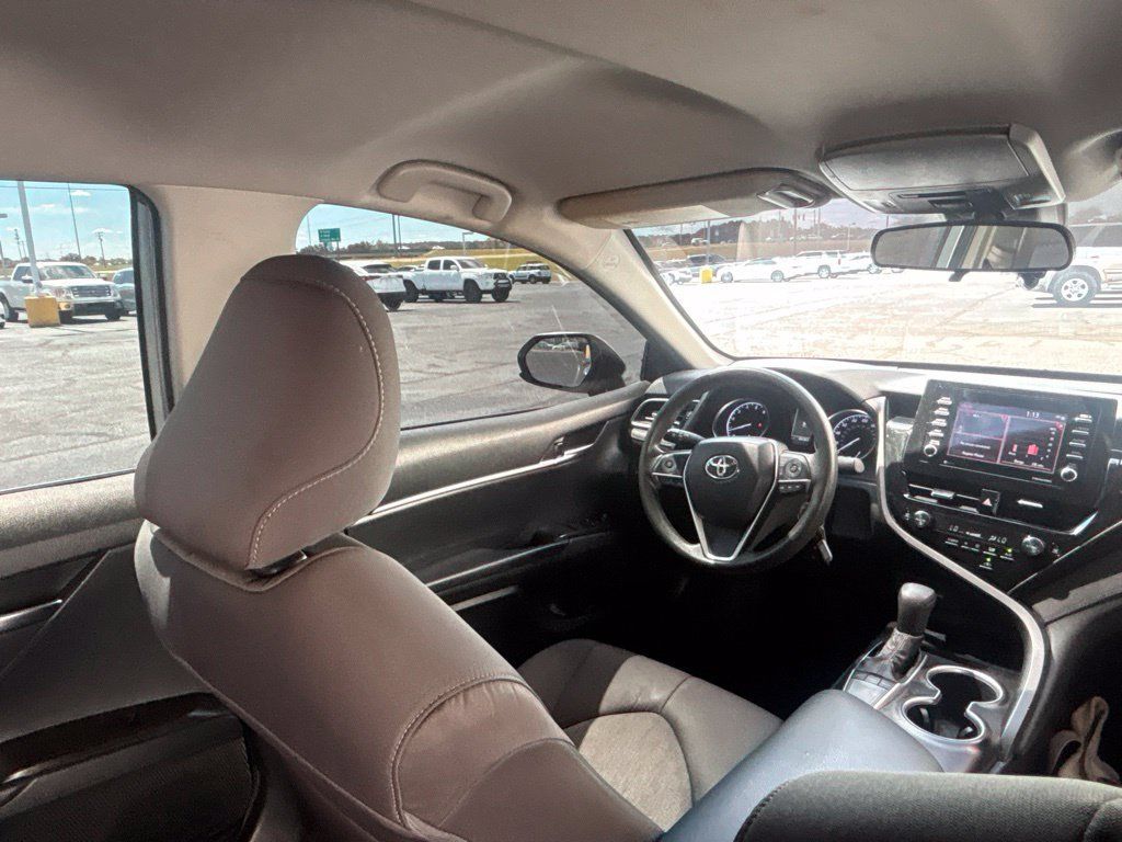 Used 2022 Toyota Camry LE FWD image 27