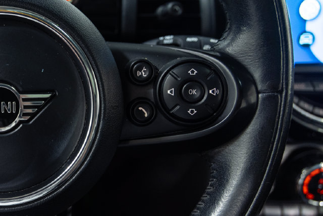Used 2019 MINI Cooper 4-Door Hardtop w/ Storage Package FWD image 15