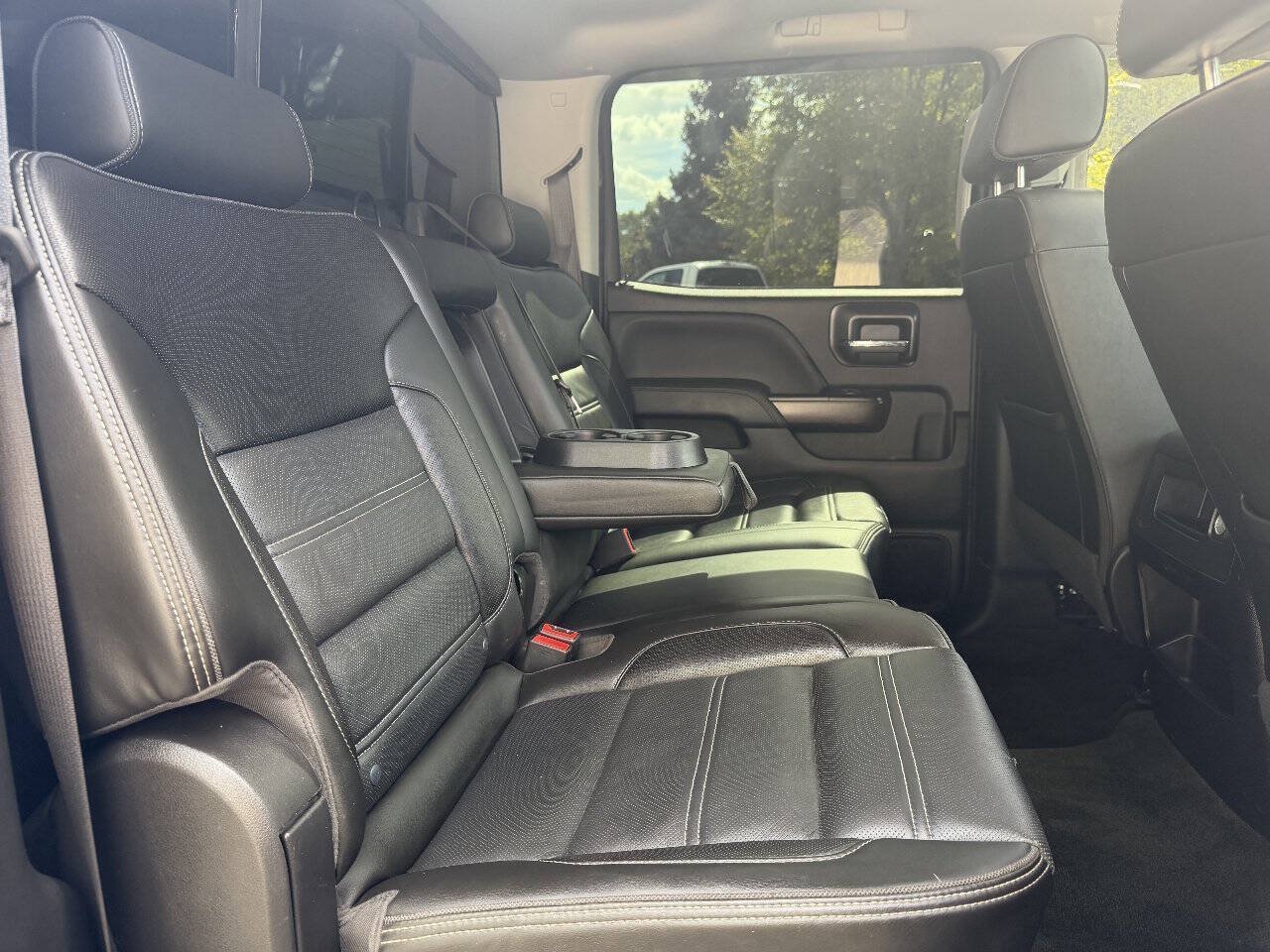 Used 2018 GMC Sierra 2500 Denali w/ Duramax Plus Package AWD/4WD image 21