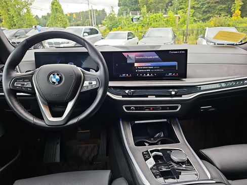 Certified 2024 BMW X5 xDrive40i w/ Premium Package AWD/4WD image 12