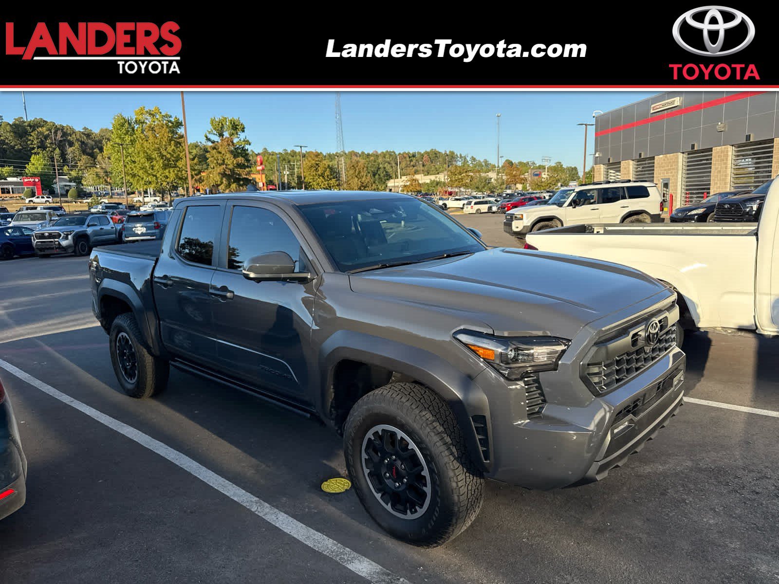 Certified 2025 Toyota Tacoma TRD Off-Road AWD/4WD image 1