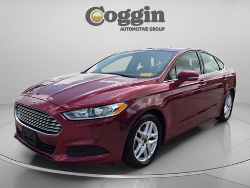 Used 2016 Ford Fusion SE w/ SE Cold Weather Package FWD image 1