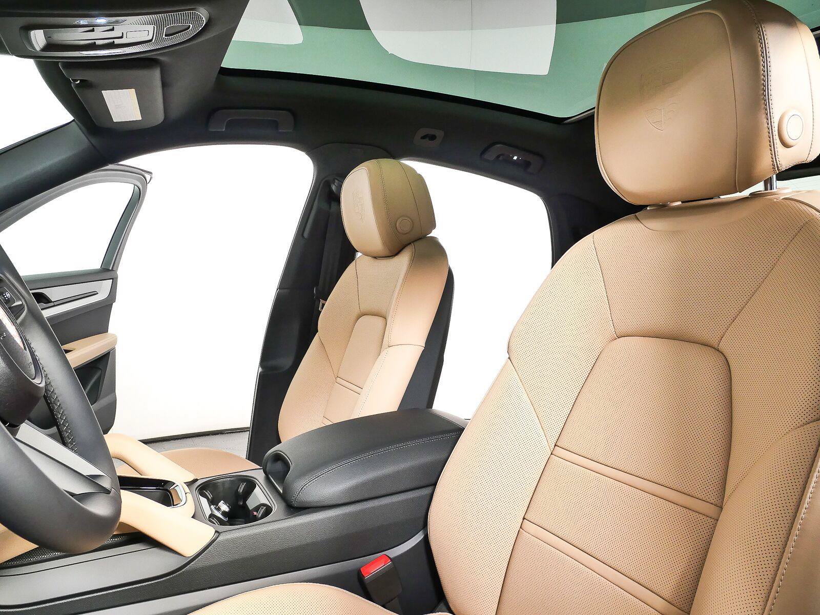 New 2026 Porsche Cayenne Coupe AWD/4WD image 5