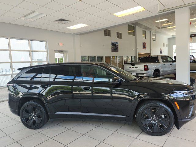 Used 2024 Jeep Wagoneer Launch Edition AWD/4WD image 13