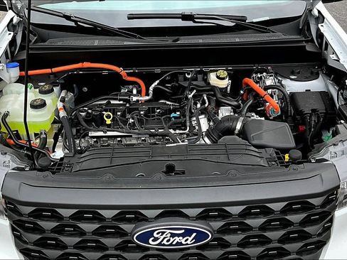 New 2026 Ford Maverick XL w/ Equipment Group 101A AWD/4WD image 12